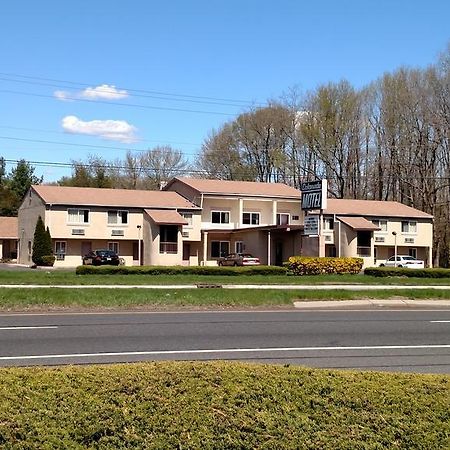 Colonade Motel East Windsor Exterior foto